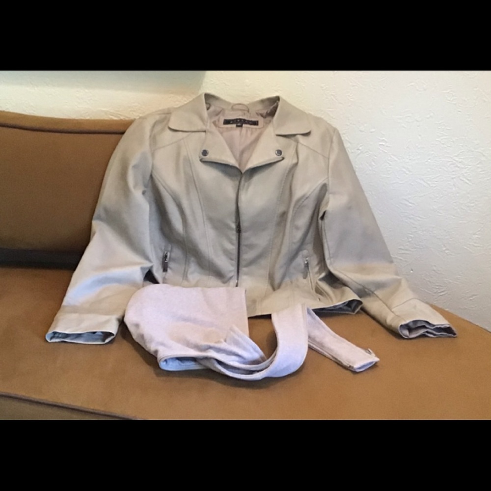 Giacca Faux Leather Jacket with zippered hood